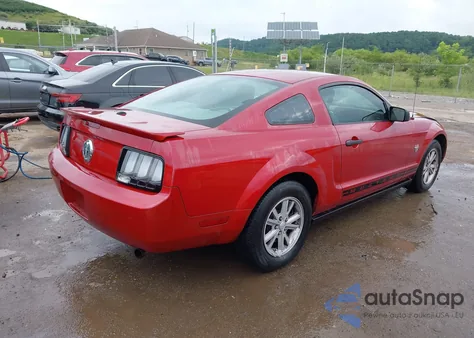 2009 Ford Mustang z USA, uszkodzony, nr VIN 1ZVHT80N895112191